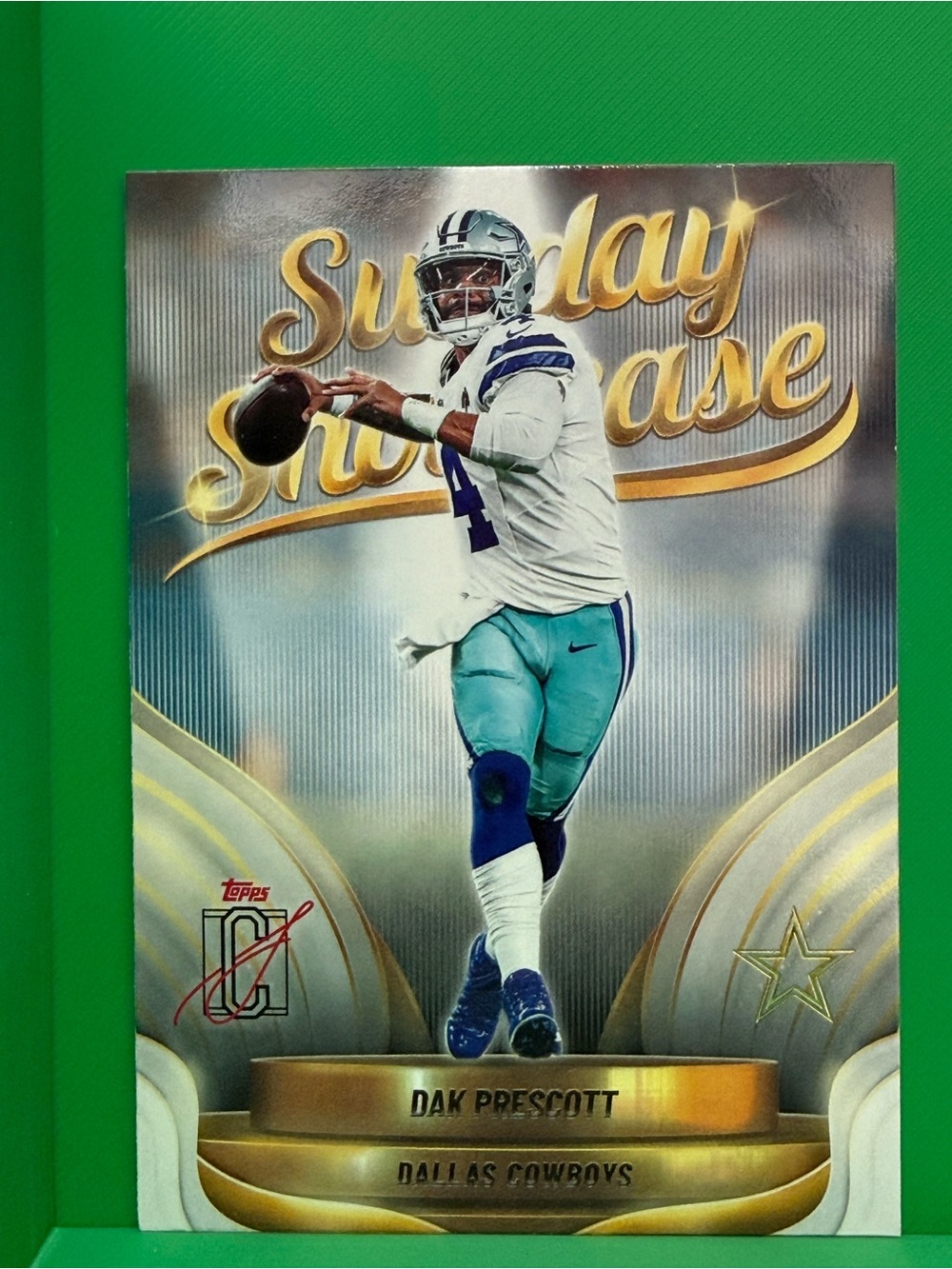 Topps Dak Prescott Sunday Showcase Card - Gold & White - Picture 1 of 2